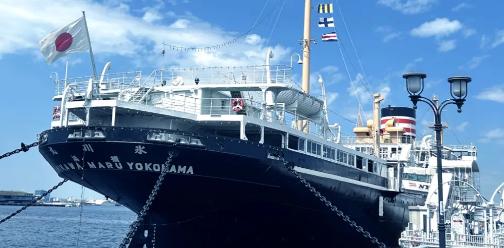 氷川神社と日本郵船氷川丸